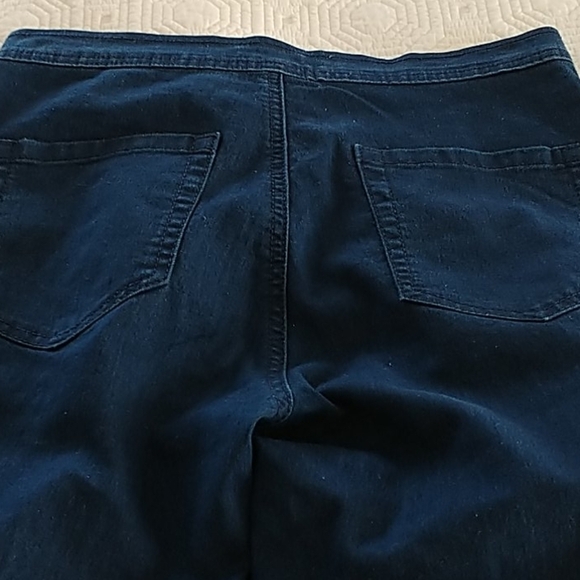 Forever 21, Light weight Skinny Jeans, Dark 28 - Picture 5 of 8